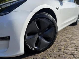 Tesla Model 3 Long Range RWD 75 kWh / 2