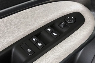 Fiat 600 1.2 Hybrid La Prima Leder Stoelverwarming Massage Keyless / 28