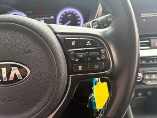 Kia Niro 1.6 GDi Hybrid DynamicLine | Navigatie | Apple Carplay / Android Auto | Climate Control | Achterruitrij Camera | Lichtmetalen Velgen | / 18