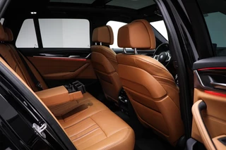 BMW 5-serie Touring 540i xDrive M-Sport | Facelift | PANORAMADAK | 360 CAMERA | TREKHAAK / 15