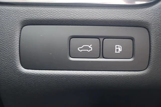 Volvo XC60 T6 Recharge AWD Plus Dark | Longe Range | Stoelverwarming | Parkeercamera | Panoramadak | Pilot Assist  | Leder | Keyless / 31