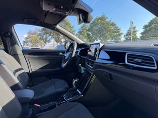 Volkswagen T-ROC 1.5 TSI R-Line Edition * Camera * Massage * Parkeerhulp / 29