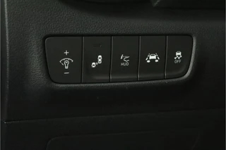 Hyundai Kona 1.0T Premium  - Elektrische Stoelen - Trekhaak - Stoelverwarming - Achteruitrijcamera - Climate Control - Apple Carplay/Android Auto - Virena Zekerheidspakket t.w.v. €895,- / 20