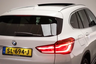BMW X1 xDrive20i High Executive | PANORAMADAK | HEAD UP | STOELVERWARMING | TREKHAAK / 26