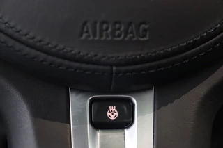 BMW 3 Serie Touring 330e High Executive M Sport Pakket Automaat  / Live Cockpit Professional / SOH 93 % / Driving Assistant / Panoramadak / Trekhaak / Leder / Harman Kardon / Innovation Pack / Parking Assistant / Travel Pack / Curved Display / 19 Inch / Shadow Line / 30