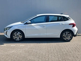 HYUNDAI I20 1.0 T-GDI MHEV Comfort / Cruisecontrol / Carplay / / 9
