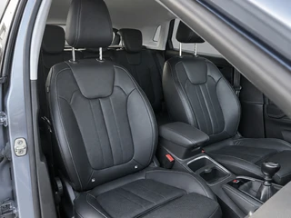 Opel Grandland X 1.2 Turbo Business Executive 130 pk  | 1e eigenaar | dealer onderh. | leder interieur | navigatie | camera | carplay / 19