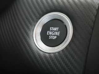 Renault Captur 1.3 mild hybrid 140 RS Line | Stoel en stuurverwarming | Achteruitrijcamera| 18 inch lichtmetalen velgen | Adaptive cruise control | Climate control | Trekhaak / 24