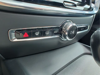 Volvo S60 2.0 T4 R-DESIGN AUTOMAAT  Lederen sportstoelen | Open dak | Harman Kardon | HUD / 18