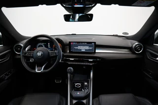 Alfa Romeo Tonale 1.5T Hybrid Sprint  ACC PDC 360 Camera Leder NAP! / 6