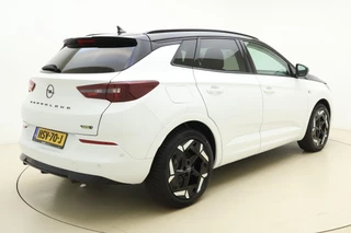 Opel Grandland 1.6 Turbo Plug-In Hybrid 300PK 4x4 GSe | Adaptive Cruise Control | 360° Camera | Stoelverwarming | Elektrische achterklep | Alcantara Bekleding | Camera | 19'' LM Velgen / 2