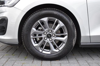 Ford Focus Wagon 1.0 EcoBoost Hybrid Titanium / 12