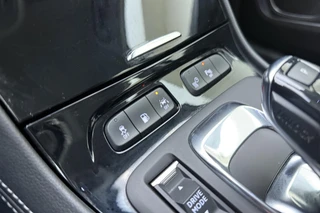 Opel Grandland X 1.6 Turbo Hybrid Business Elegance 225 PK Automaat | Trekhaak | Camera | Keyless | Elektrische achterklep | Climate control | Stoelverwarming | Dakrails / 30