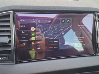 Škoda Karoq 1.5 TSI ACT Style Pano 360° Carplay Trekhaak Business Sportline / 35