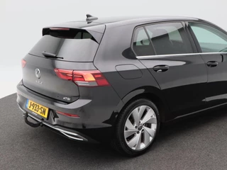 Volkswagen Golf 1.5 eTSi 150 Pk Automaat Style | Adaptive Cruise | Climatronic | Camera | CarPlay | Navigatie | 17 Inch / 17