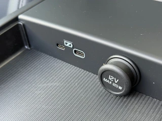 Volvo V60 2.0 T6 AWD Ultra Dark Panodak Leer H&K Head up / 52