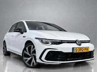 Volkswagen Golf 1.5 eTSI R-Line 150 pk Business  | 1e eigenaar | navigatie | IQ light | camera | sfeerverlichting | stoel-stuurverw. / 4