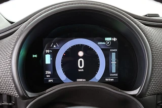 Fiat 500e La Prima 42 kWh Pano Leder Stoelverwarming JBL Camera Apple CarPlay / 12