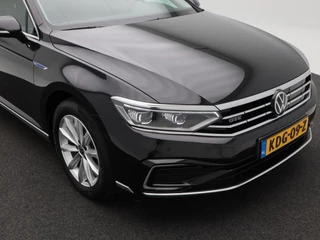 Volkswagen Passat 1.4 TSi 218 Pk PHEV GTE Business | Panoramadak | Camera | Adaptive Cruise | Stoelverwarming | Navigatie | CarPlay | 17 Inch | 73.094 Km !! / 15