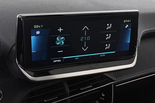 Peugeot e-2008 EV GT Pack 50 kWh Panoramadak Adaptieve Cruise Stoelverwarming / 25