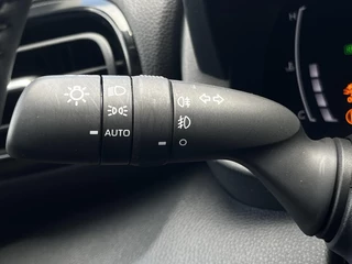 Toyota Yaris 1.5 Hybrid 115 Dynamic LM-VELGEN 16'' APPLE/ANDROID LED NAVI KEYLESS CAMERA CLIMATE PRIVACY GLASS NL-AUTO / 15
