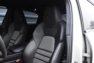 Porsche Cayenne Coupé 3.0 E-Hybrid Lightweight  | ACC | 22'' GT Design | Matrix PDLS+ | Carbon Dak | Luchtvering | 360 Camera | / 20