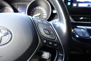 Toyota C-HR 1.8 Hybrid Executive  | Dealer onderhouden | NAVI | Camera | Trekhaak | Cruise control | / 33
