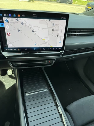 Volkswagen ID.7 77 kWh Pro / 27