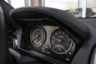 BMW 2-serie Cabrio 220i Sport | Origineel NL | Cruise control | Stoelverwarming | Xenon | Sportstoelen | HiFi audio | Navigatie Professional | Sportstuur | Chrome Line | Keyless entry / 22