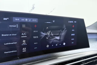 Peugeot e-3008 GT Long Range 230 97 kWh | DEMO | 8 jaar garantie | Panoramisch schuifdak | Stoelverwarming voor en achter | Alcantara bekleding | Navigatie | Camera / 38