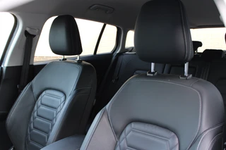 Ford Focus Wagon 1.0 EcoBoost Hybrid Active X  | Leder! | Adaptieve cruise | Trekhaak | Camera | BLIS / 34