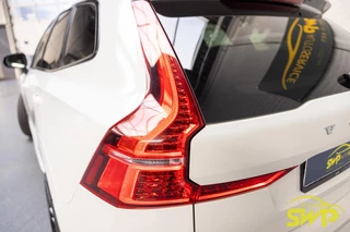 Volvo XC60 2.0 Recharge T8 AWD R-Design | Pano | 20 inch | Stoelventilatie | HUD | Harman Kardon | Memory beide kanten | Camera | ACC | BLIS / 31
