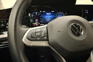 Volkswagen Golf 1.4 eHybrid Style 204pk | DSG | Trekhaak | Navigatie | Comfortstoel | Apple Carplay/Android Auto | Adapt. Cruise control | Climate control | LED koplampen / 22