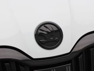 Škoda Superb Combi 1.5 TSi ACT 150 Pk Automaat Sportline Business | Trekhaak | Stoelverwarming | Panorama dak | Camera | Canton Audio | Alcantara | CarPlay | 18 Inch / 10