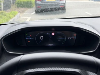 Peugeot 208 Allure 1.2 Hybrid 110PK e-DCS6 Automaat Navigatie, Rondomzichtcamera, Climate Control, Adaptieve Cruise Control, Parkeersensoren / 19
