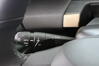 Lancia Ypsilon 1.2 Turbo Hybrid LX / 31