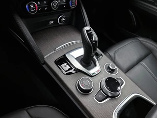 Alfa Romeo Stelvio 2.0 T AWD Ti Q4 | Automaat | Adaptive Cruise | Stoelverwarming | Navigatie | Camera | Leder | BTW / 19