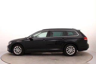Volkswagen Passat Variant 1.5 TSI Comfortline | Automaat | Adaptive Cruise | Stoelverwarming | CarPlay | Camera | Trekhaak / 4