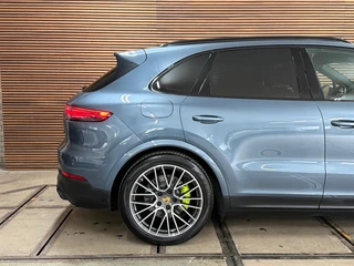 Porsche Cayenne 3.0 E-Hybrid Full Option | Vierwielbesturing | PANO | PDLS+ | BOSE | PASM | ComfortPakket | Soft Close |Trekhaak / 15