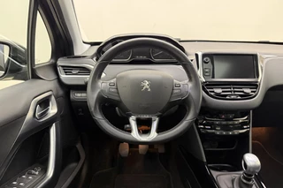 Peugeot 2008 1.2 PureTech 130pk Blue Lease Allure | Panorama Dak | DAB+ | Navigatie | Climate Control | Cruise Control | Achteruitrijcamera |LichtMetalen Velgen met All Seasonbanden / 25