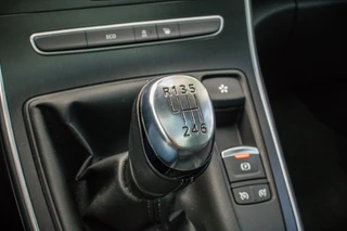 Renault Scénic 1.3 TCe Bose 140 PK | Rijklaar | Panoramadak | Trekhaak | Parkeersensoren | Camera | Dealer onderhouden | 1e eigenaar / 33