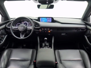 Mazda 3 2.0 SA-X Luxury Trekhaak | Leder | Head-up | All-seasonbanden / 19