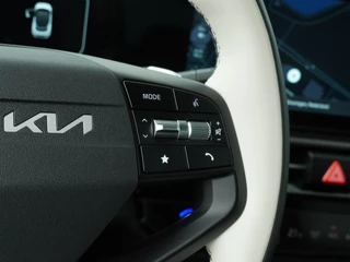Kia Sportage 1.6 T-GDi Hybrid GT-PlusLine  - Stoel ventilatie - Stoel/Stuur verwarming - Head-up display - Matrix led koplampen - Adaptive cruise control - Electrische achterklep - Harman Kardon Speakers - Geheugen - Fabrieksgarantie t/m 19-09-2032 / 29
