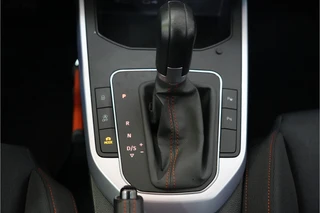 SEAT Arona 1.5 TSI EVO FR Business Intense  | 150 pk | Camera | Stl. verw. | Adaptive Cruise | / 19