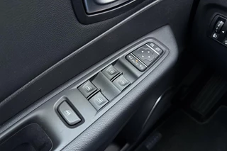 Renault Captur 0.9 TCe Intens | Achteruitrijcamera | Cruise control | Airco | Navigatie | Parkeersensoren | Spraakherkening | Digitale cockpit | / 18