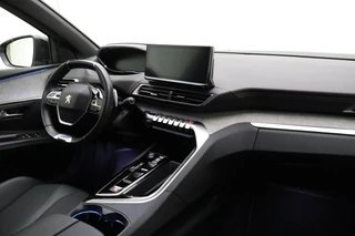 Peugeot 3008 1.2 PureTech GT  Trekhaak | Stoelverwarming Voor | Adaptief Cruise Control | Dodehoek Detectie | Lendensteun | Parkeer Sensoren rondom | / 17