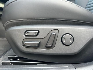 Kia EV4 Hatchback GT-PlusLine 81.4 kWh | Schuif/kanteldak | Lederen bekleding | 360 Graden camera | Head up display | Elektrische achterklep | Elektrische stoel verstelling met geheugen | Stoel verwarming + ventilatie voor | Dodehoek camera | Draadloze oplader / 28