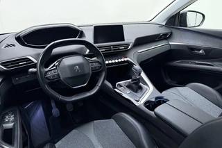 Peugeot 3008 1.2T Allure | 130PK | Elektrische Achterklep | Afneembare trekhaak | Keyless Entry & Start | 19'' Lichtmetalen velgen | Navigatie | DAB + | Camera Achter | 1e eigenaar! / 17