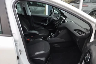 Peugeot 208 1.2 PureTech Active|Parelmoer wit|Automaat|Airco|Cruise|Telefoon|PDC / 13