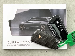 CUPRA Leon 1.5 eTSI Business Edition Automaat Adaptive Cruise | Memory bestuurdersst | Stoelverwarming | CarPlay | Camera | BTW / 40